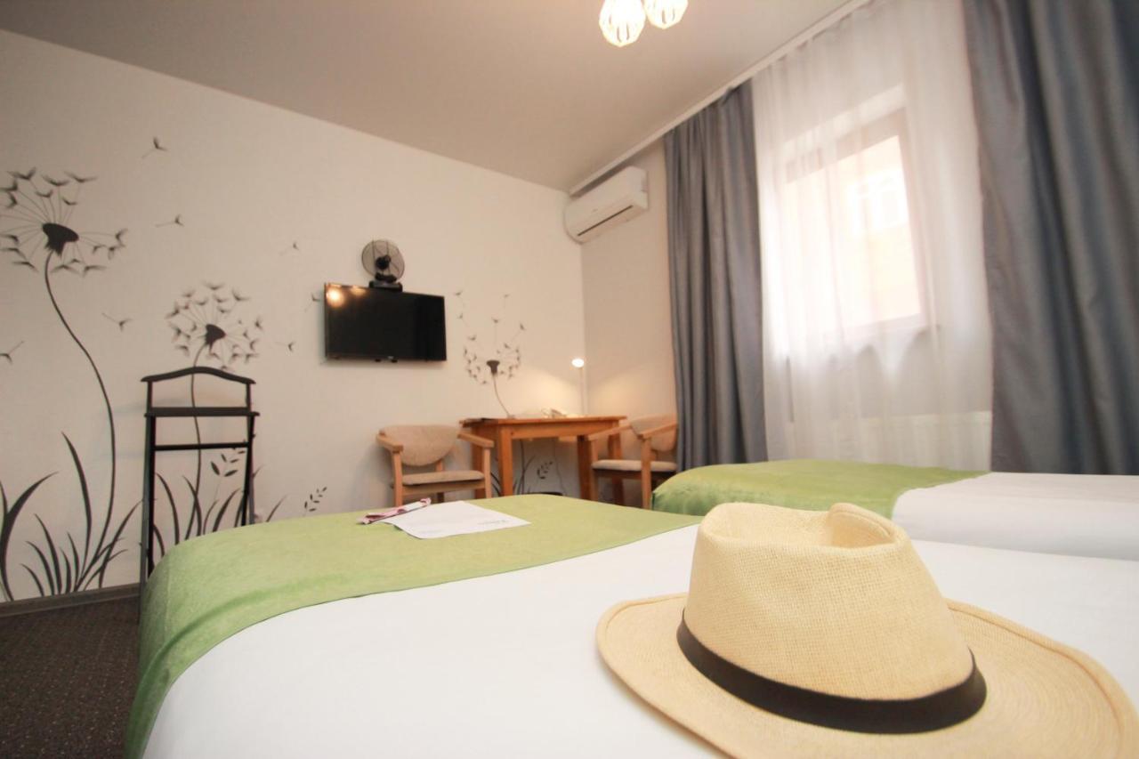 Garden Eco Design Hotel Odessa Exterior photo